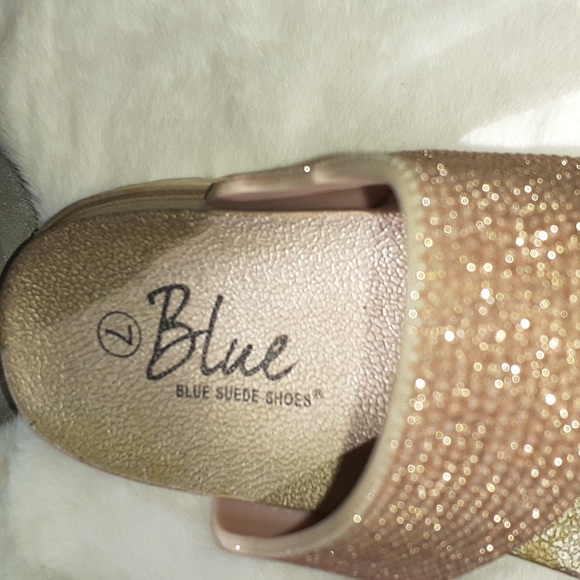 Sandals - Picture 3 of 5